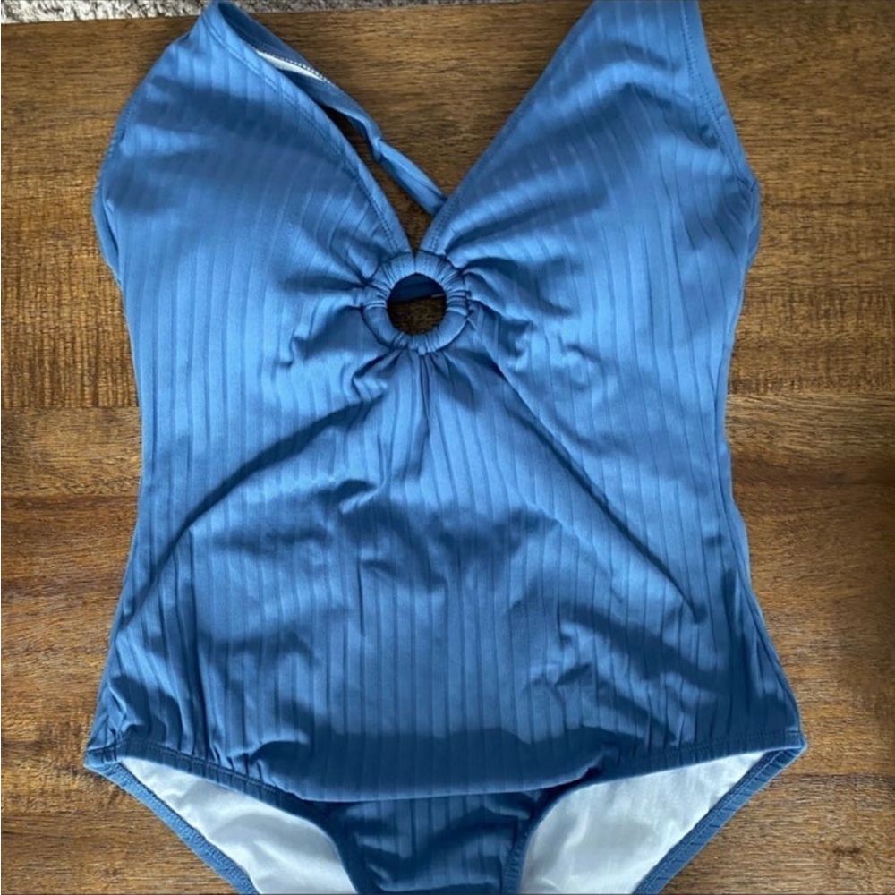 Swimsuit - Picture 5 of 5